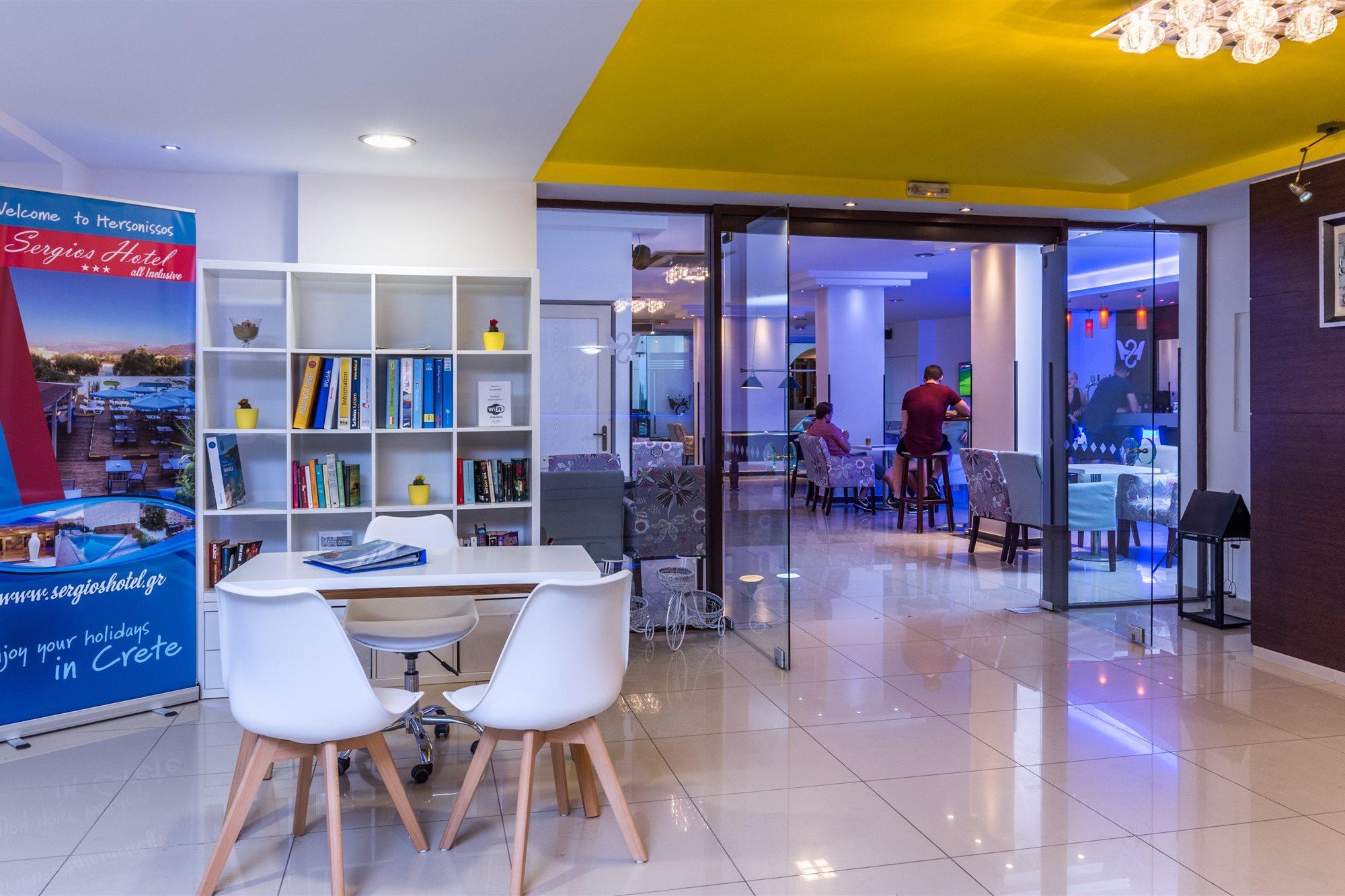Sergios Hotel Hersonissos  Eksteriør billede
