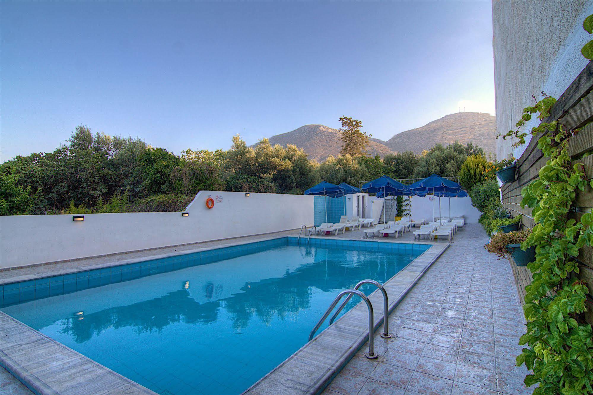 Sergios Hotel Hersonissos  Eksteriør billede