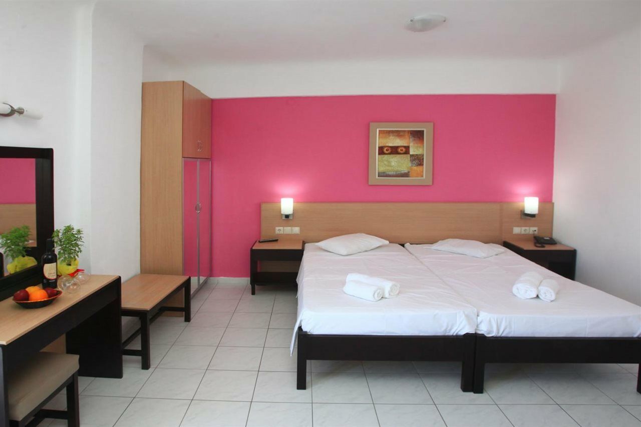 Sergios Hotel Hersonissos  Eksteriør billede